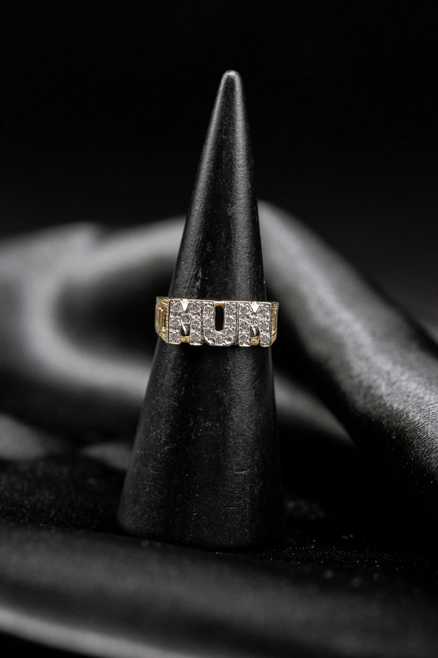 Gold 9ct CZ Mum Ring - Image 5