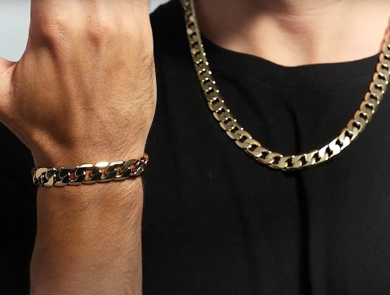 Gold Curb Bracelet 12mm - Image 3